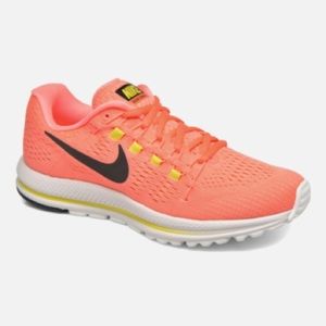 NIKE Zoom Vomero 12 Women’s 8.5 Pink Sneakers